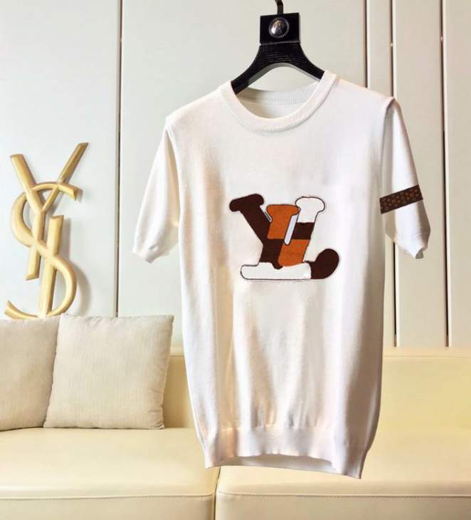 Picture of Louis Vuitton Sweaters _SKULVM-3XL12yn16346630